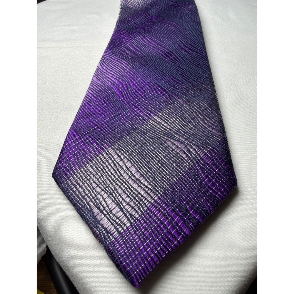 J.S.A. Bank Reserve Men's‎ Silk Necktie Purple Textured Pattern Hand Made